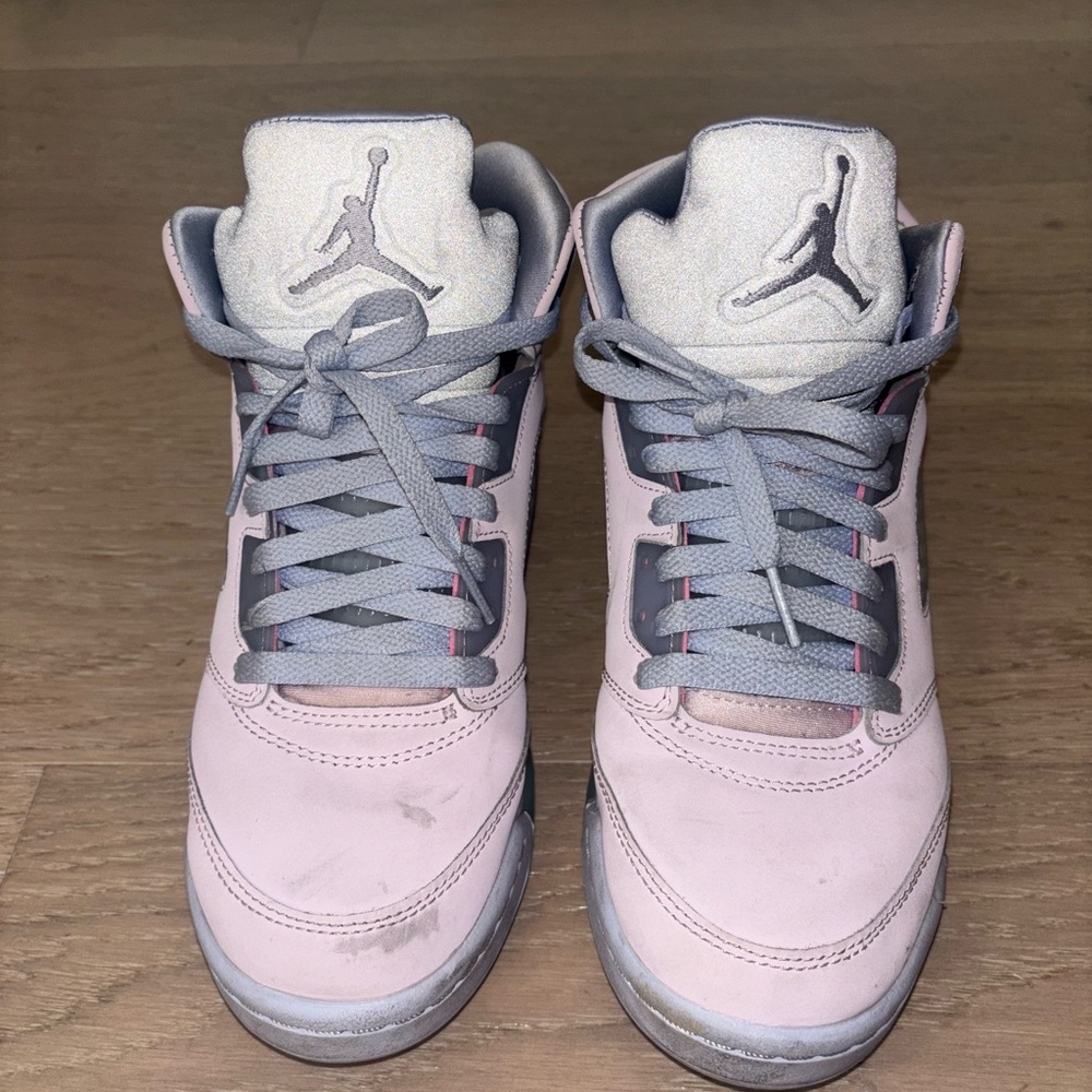 Jordan Sneakers in Pink and Gray